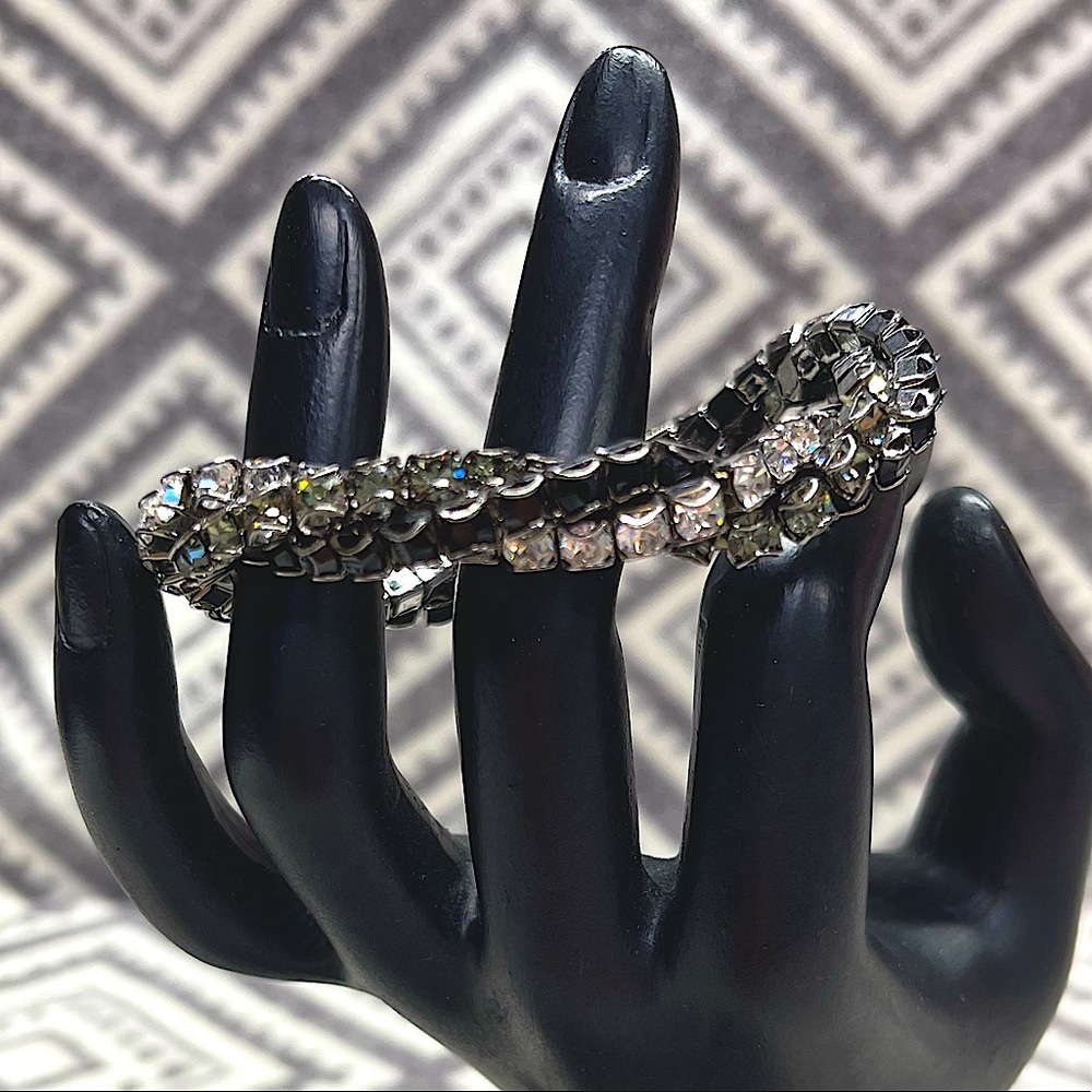 Touchstone Crystal Twisted Bracelet, Black